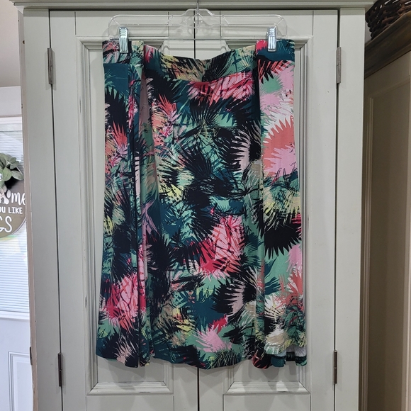 Ava & Viv Tropical Skirt - Picture 2 of 4